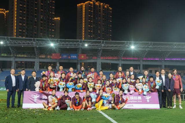 （体育）（2）足球——永川国际女足锦标赛：中国胜越南XxjpseC007250_20241029_PEPFN0A001.jpg